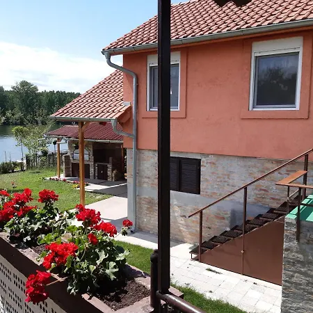 Tiski Mir Apartment Becej