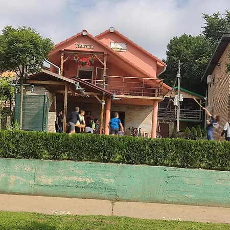 Tiski Mir Apartment *